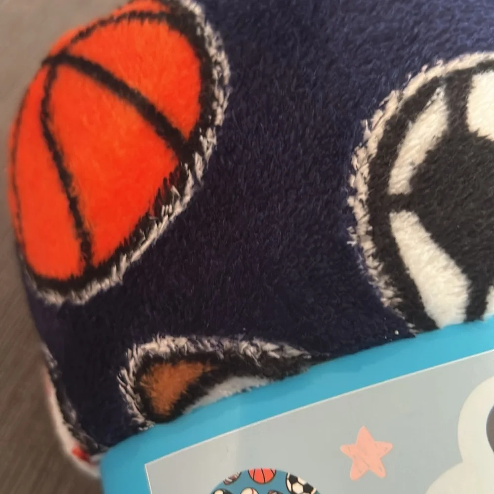 Comfort Bay Glow in the dark Sports themed Fleece Plush Trow 50“x60“